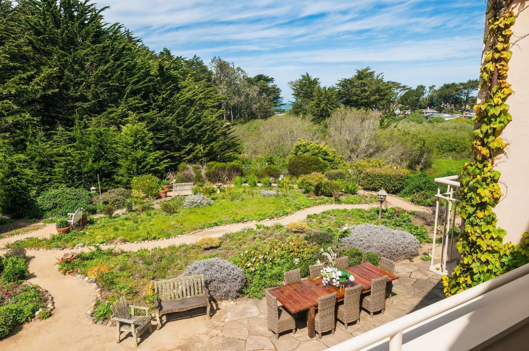 Seal Cove Inn Moss Beach Exterior photo